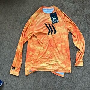 Brand new, tags stills still on, men’s outdoor shirt